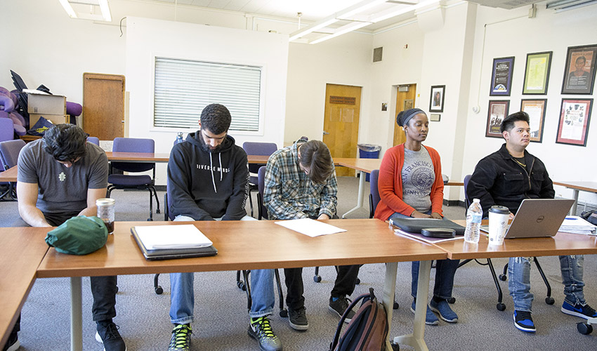 Health Ed students participate in posture experiment